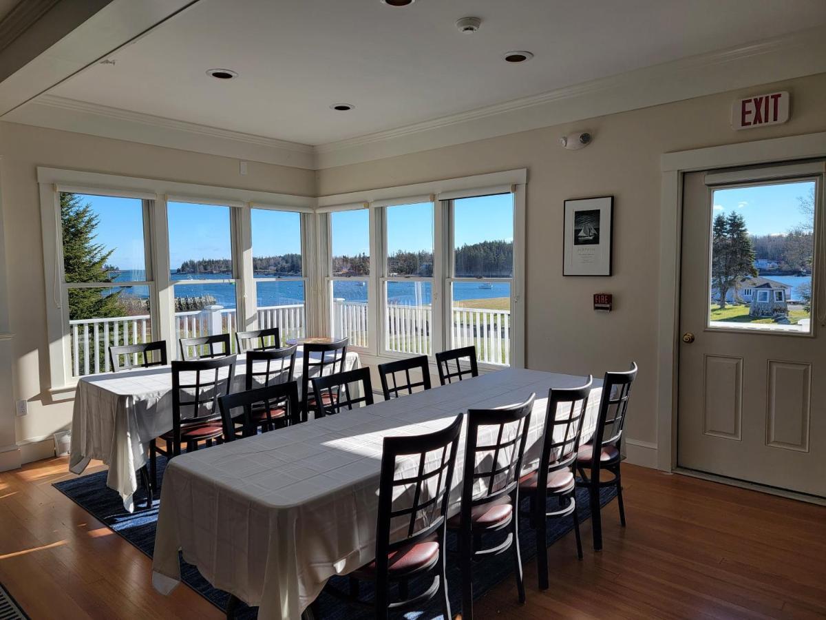 East Wind Inn & Suites Tenants Harbor エクステリア 写真