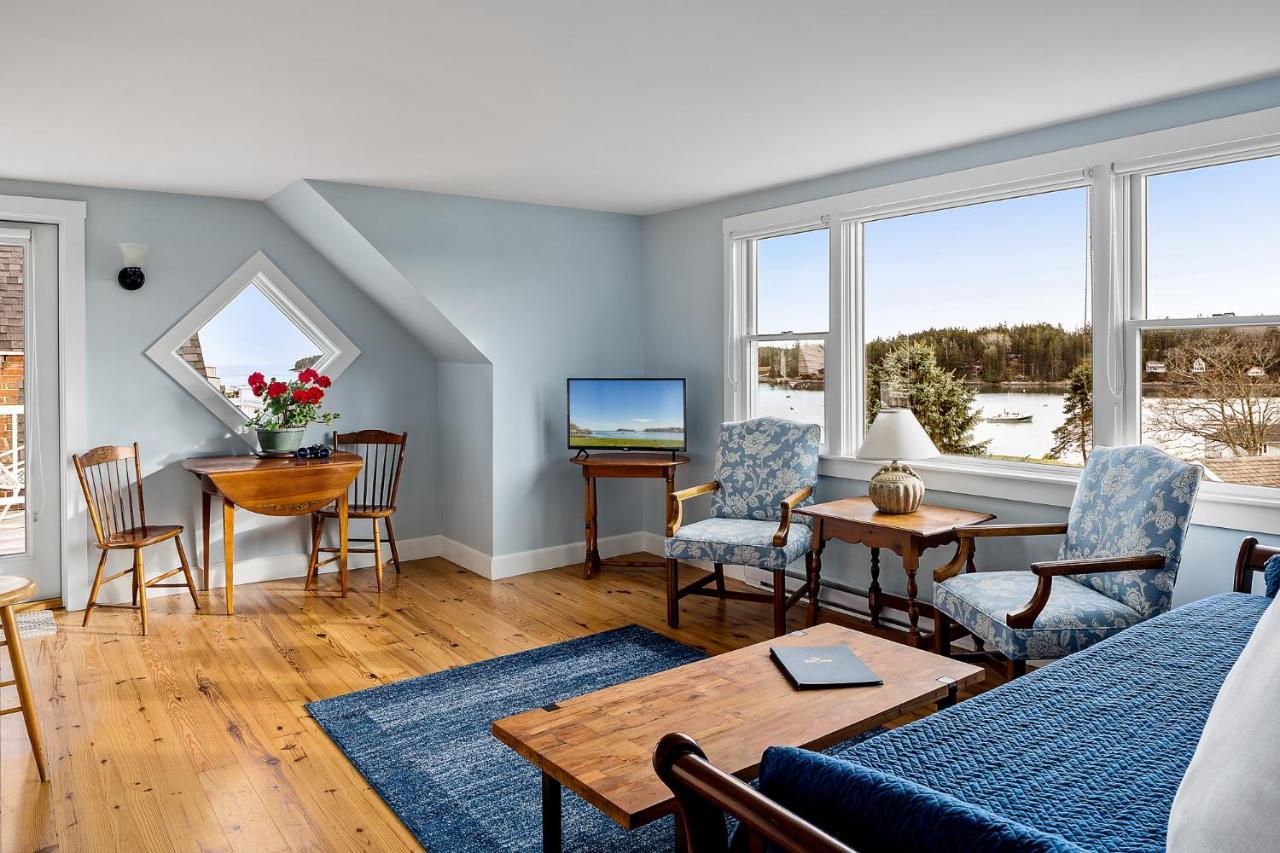 East Wind Inn & Suites Tenants Harbor エクステリア 写真