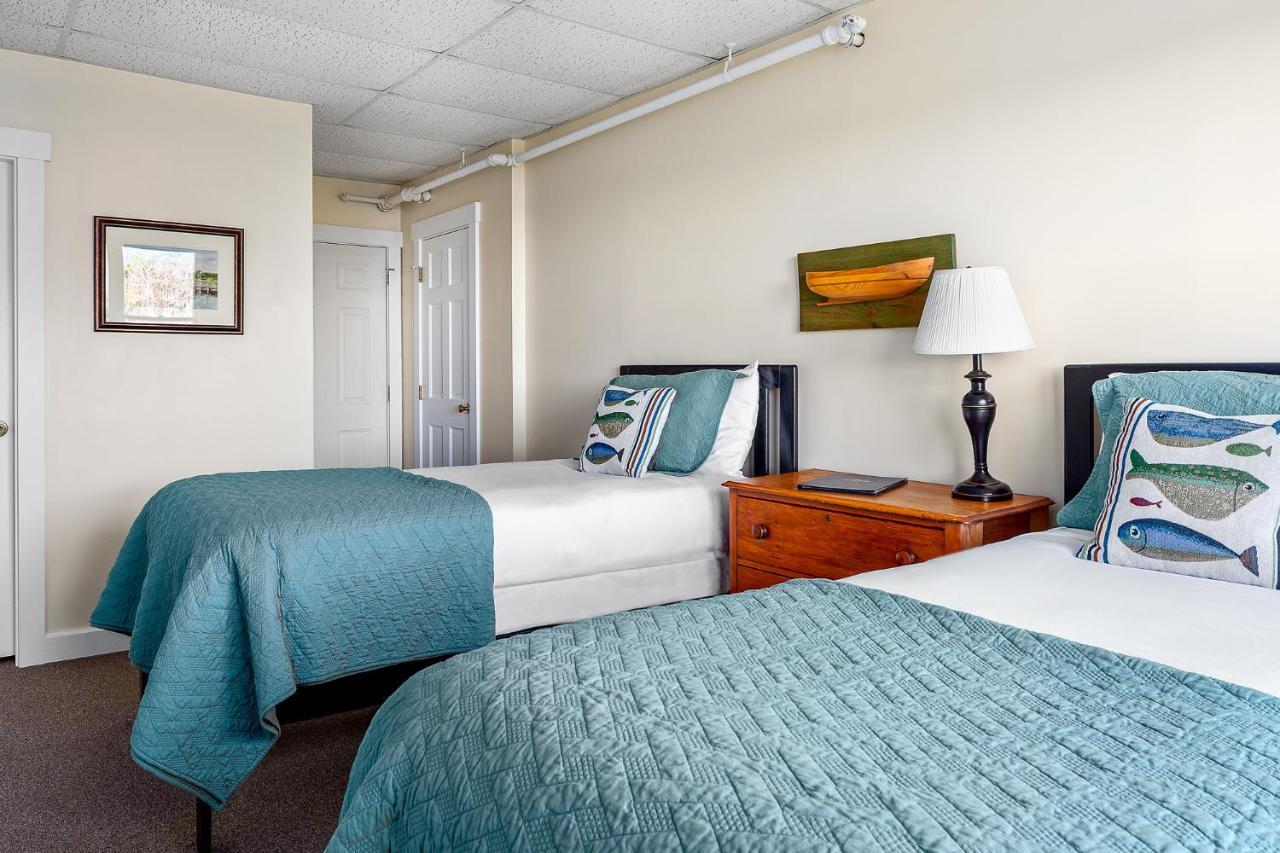 East Wind Inn & Suites Tenants Harbor エクステリア 写真