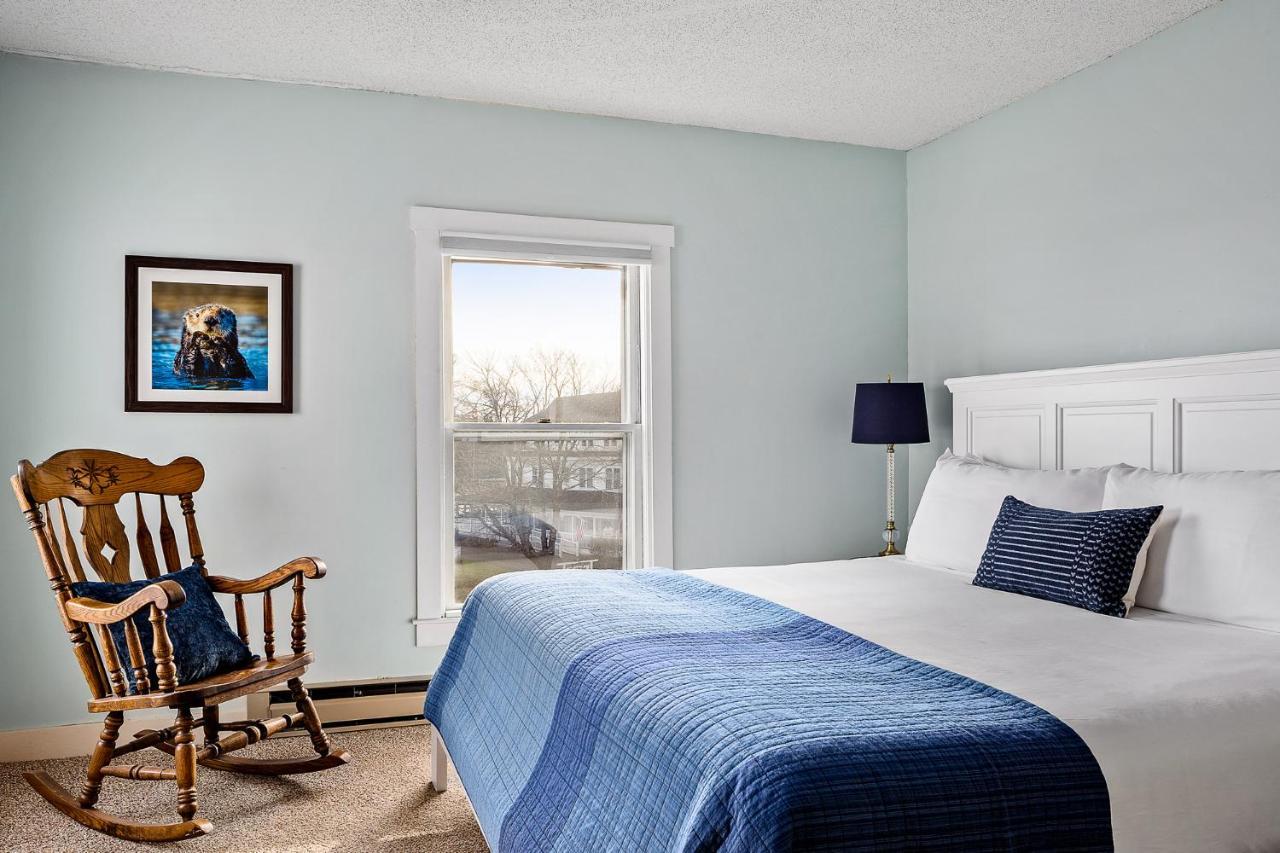 East Wind Inn & Suites Tenants Harbor エクステリア 写真