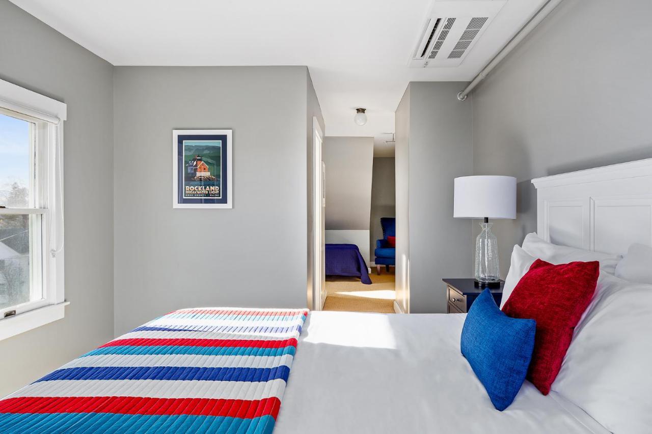 East Wind Inn & Suites Tenants Harbor エクステリア 写真