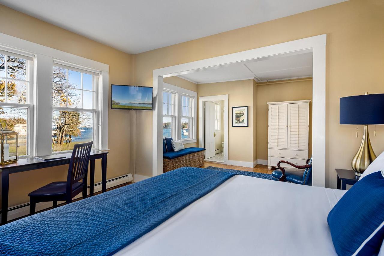 East Wind Inn & Suites Tenants Harbor エクステリア 写真
