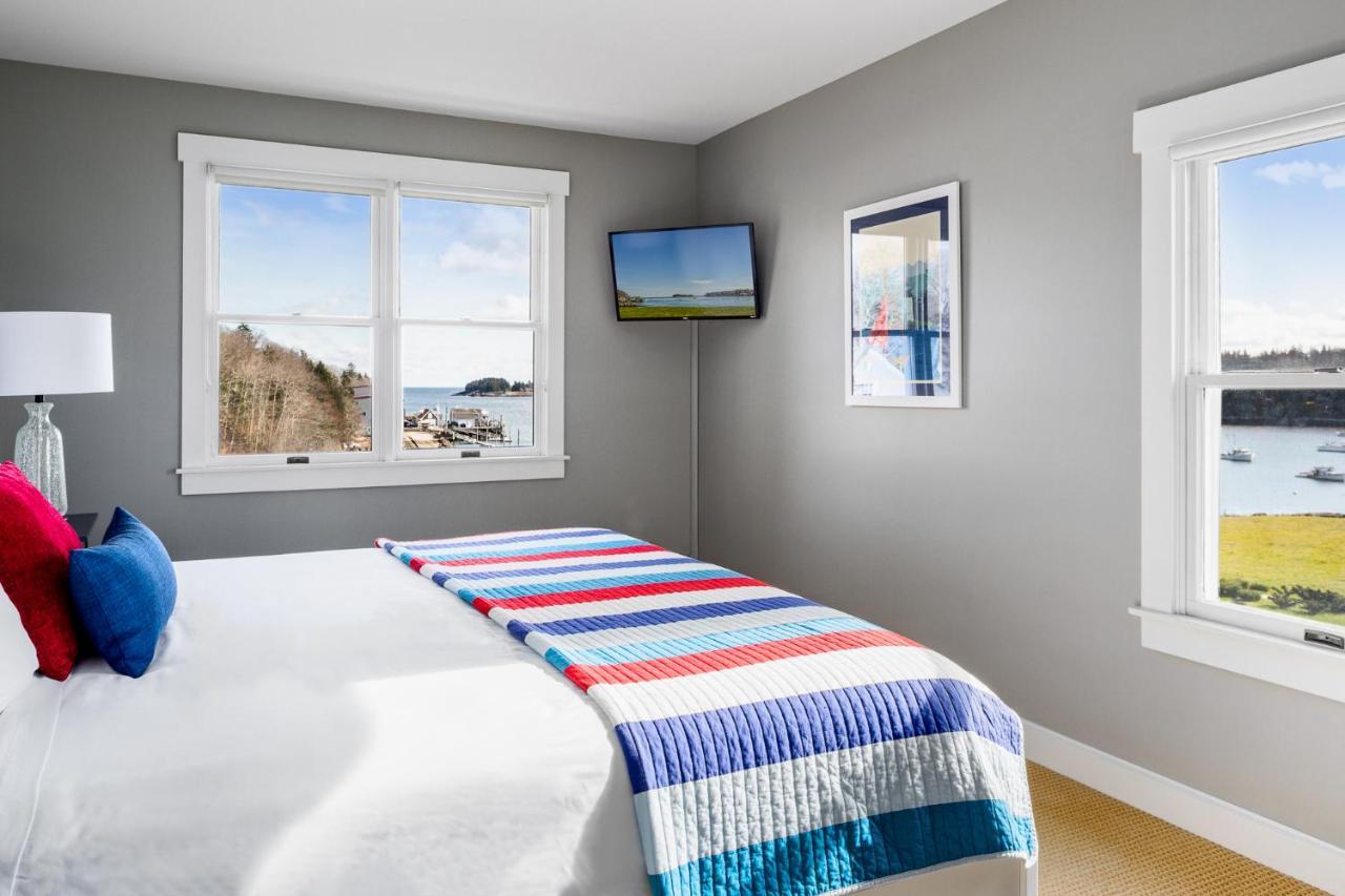 East Wind Inn & Suites Tenants Harbor エクステリア 写真