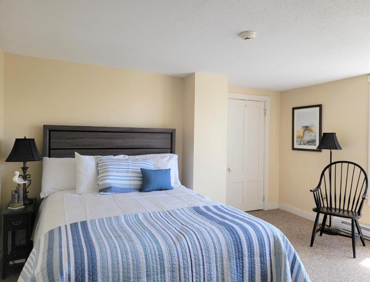 East Wind Inn & Suites Tenants Harbor エクステリア 写真