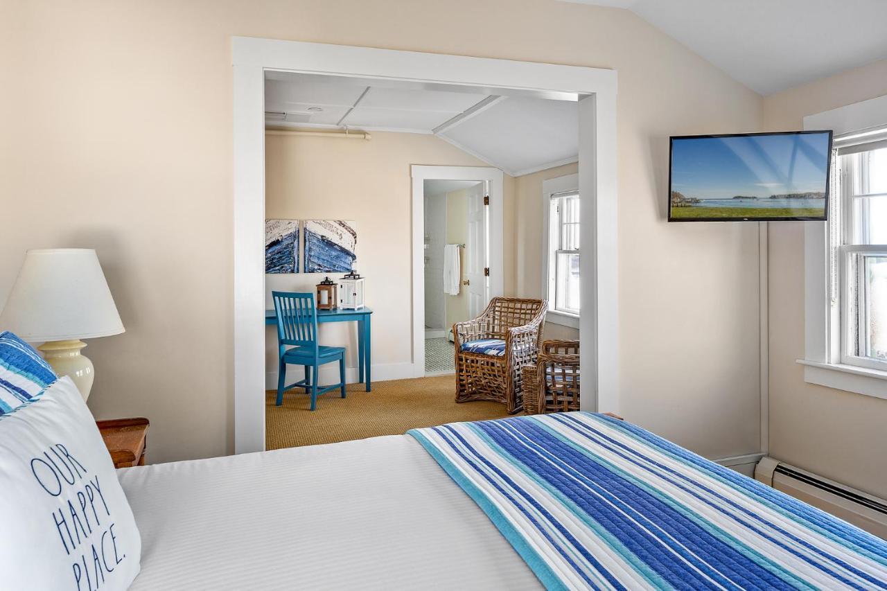 East Wind Inn & Suites Tenants Harbor エクステリア 写真
