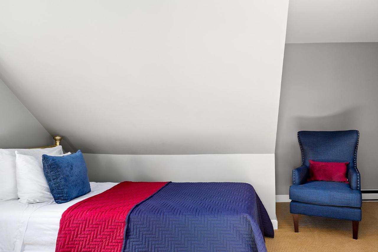East Wind Inn & Suites Tenants Harbor エクステリア 写真