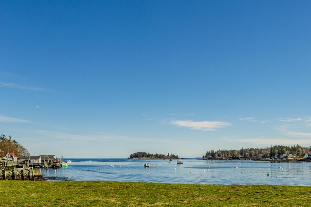 East Wind Inn & Suites Tenants Harbor エクステリア 写真