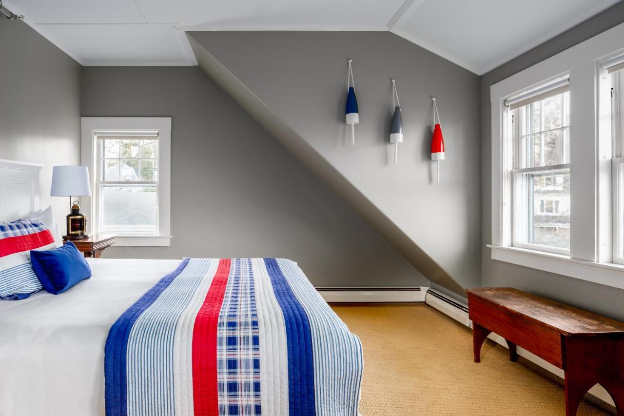 East Wind Inn & Suites Tenants Harbor エクステリア 写真