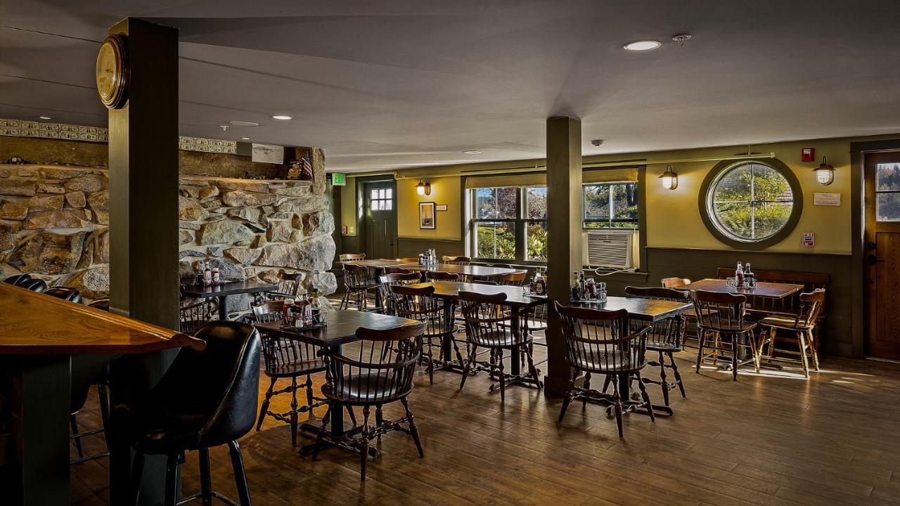East Wind Inn & Suites Tenants Harbor エクステリア 写真